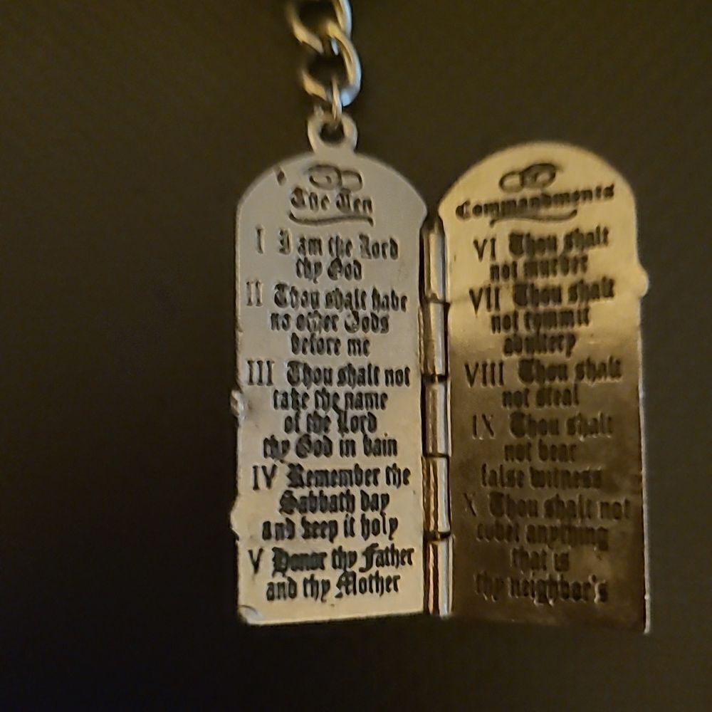 10 Commandments Keychain - Picture 4 of 5